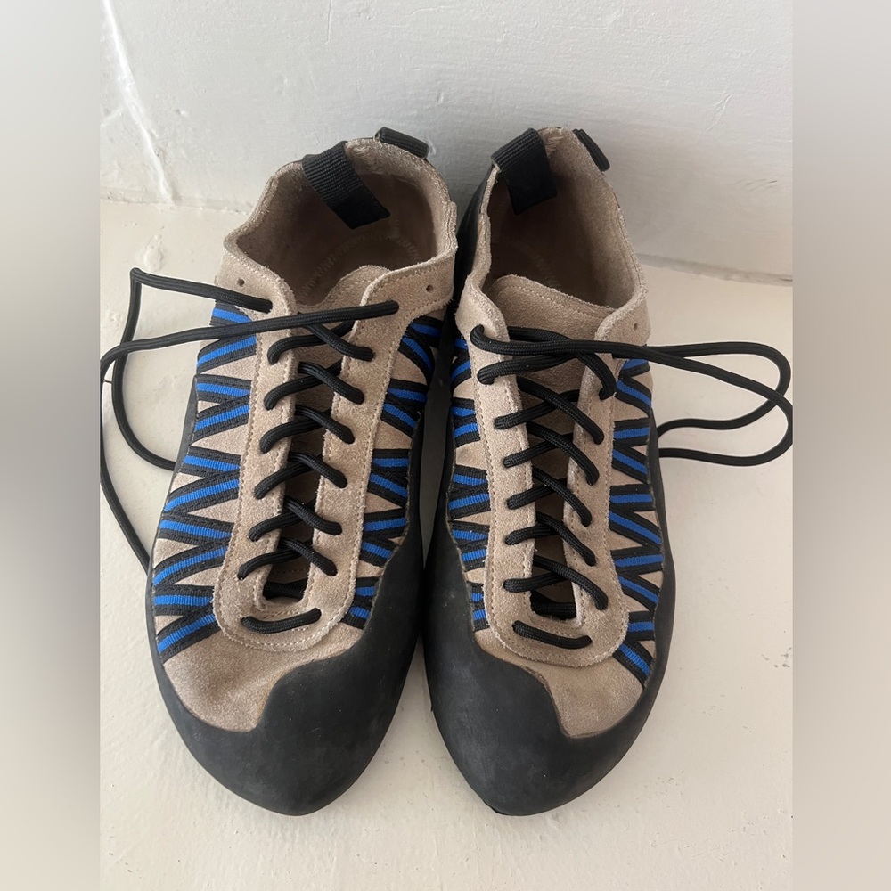 ACOPA Aztec Rock Climbing Shoes lace up men’s 10.5 US / 44  EU